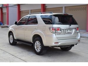 Toyota Fortuner 3.0 (ปี 2012) V SUV AT รูปที่ 2